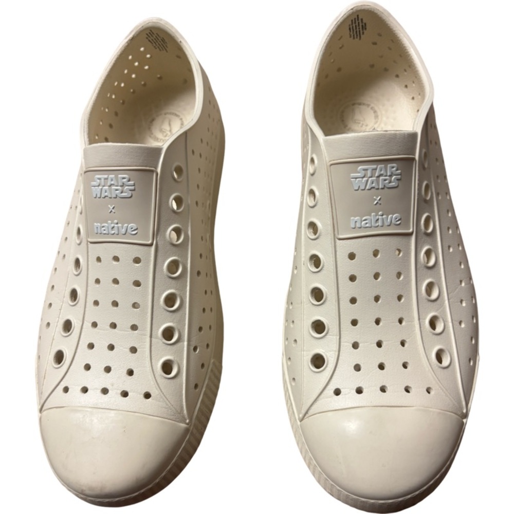 Native x Disney Jefferson Slip-On Water Shoes Star Wars Baby Yoda M 7 W 9